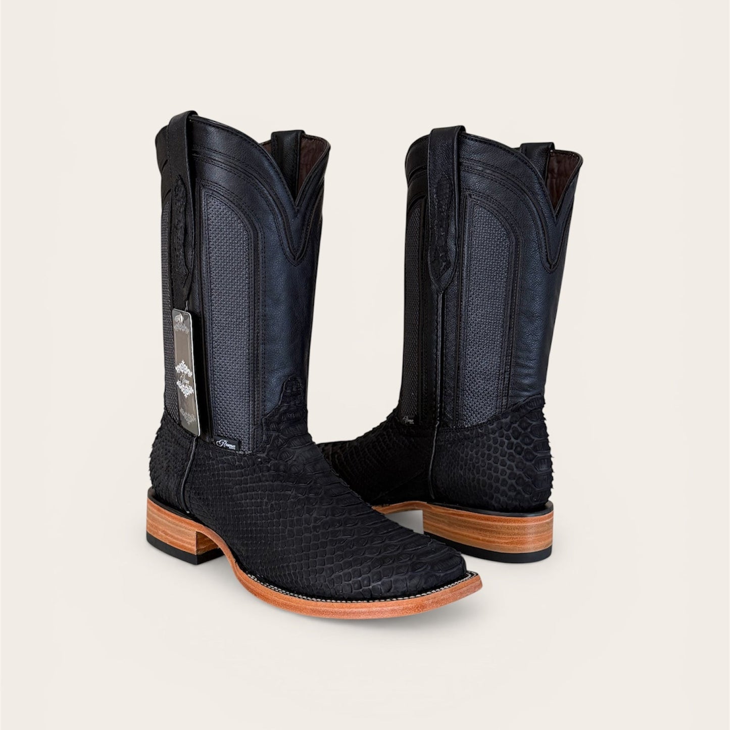 Bulldog Python negro Nobuck